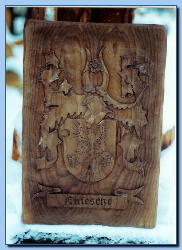 2 006 Family Crest Wall Piece archi ve